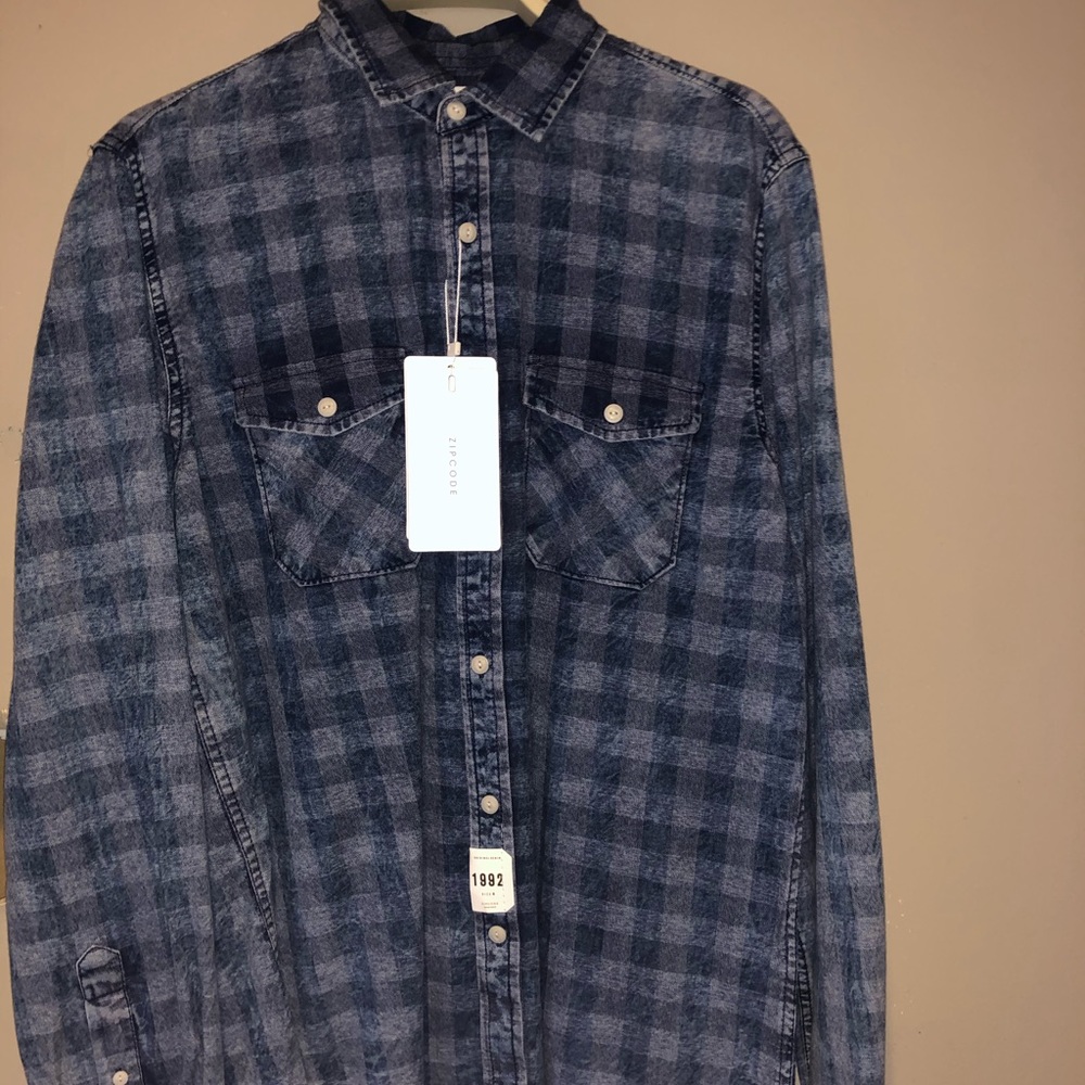 Zipcode Design1992 Basics Denim Button Up Size: M